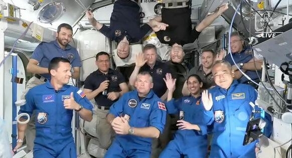 SpaceX龙飞船将搭4名宇航员重返地球：预计降落在佛罗里达州附近海域  spacex 龙 飞船 宇航员 第2张
