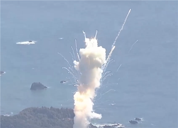 日本首款私营火箭首飞失败：升空6秒后解体爆炸  日本 火箭 升空 解体 第2张
