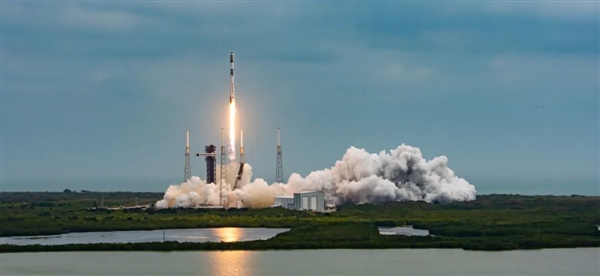 SpaceX一手猎鹰火箭发射龙飞船：13次送53人进入太空  spacex 猎鹰 火箭 龙 第6张