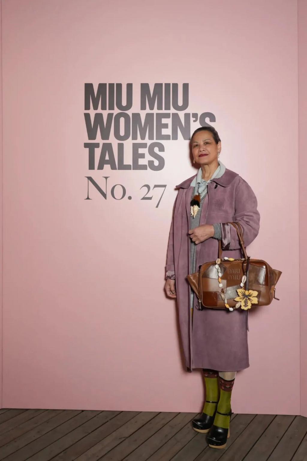 她71岁出道当时尚博主，给Miu Miu走秀，震撼巴黎  出道 尚博主 miumiu 巴黎 第34张