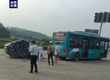 广西鹿寨县发生一起交通事故致3死